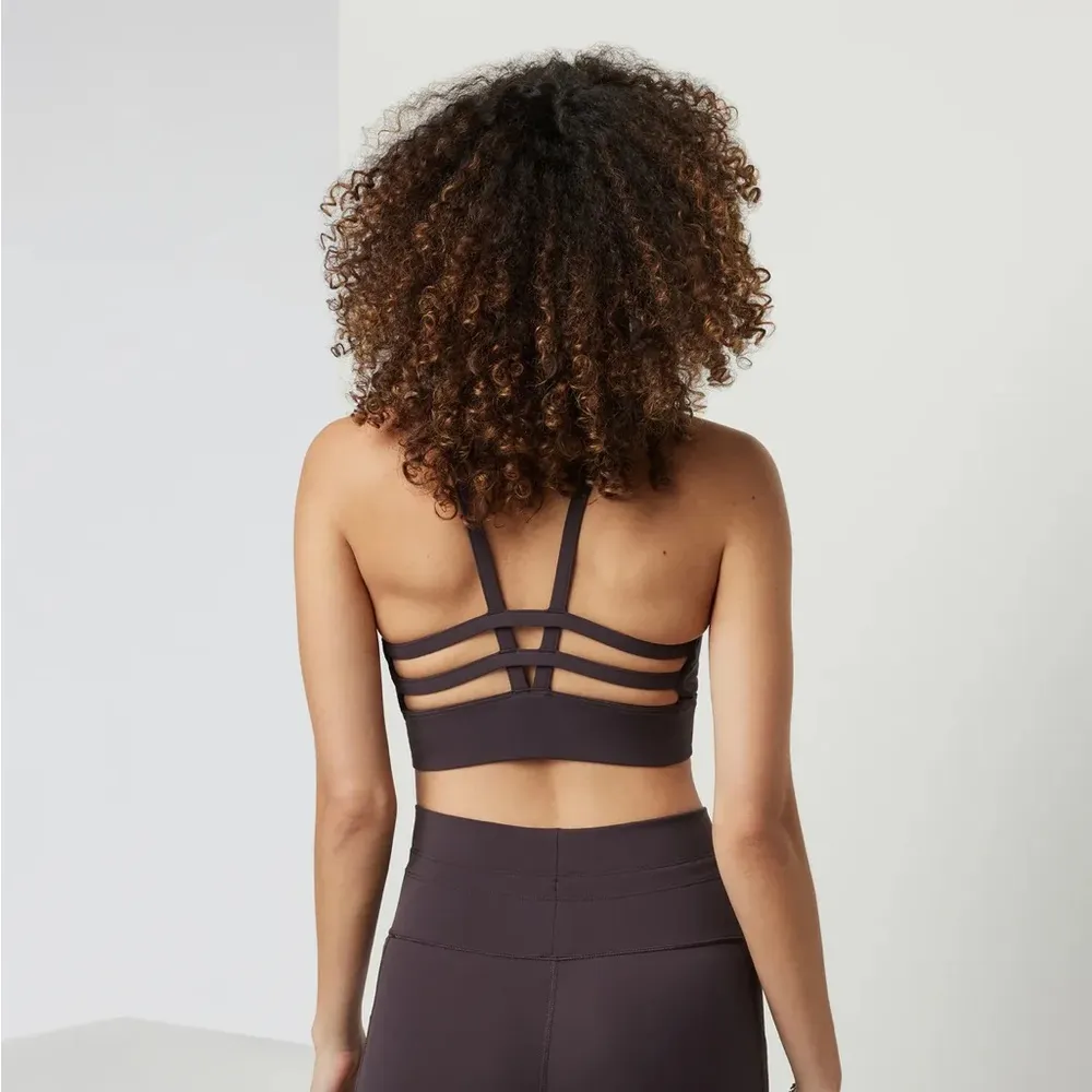 Vuori Yosemite Longline Bra in Sangria - Image 5