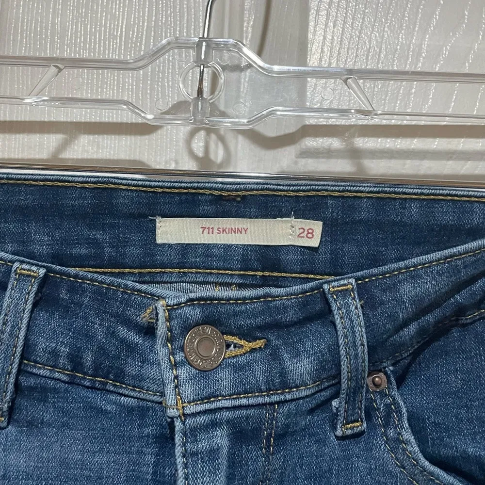 Levi’s 711 Skinny Released Hem Jeans - Image 4