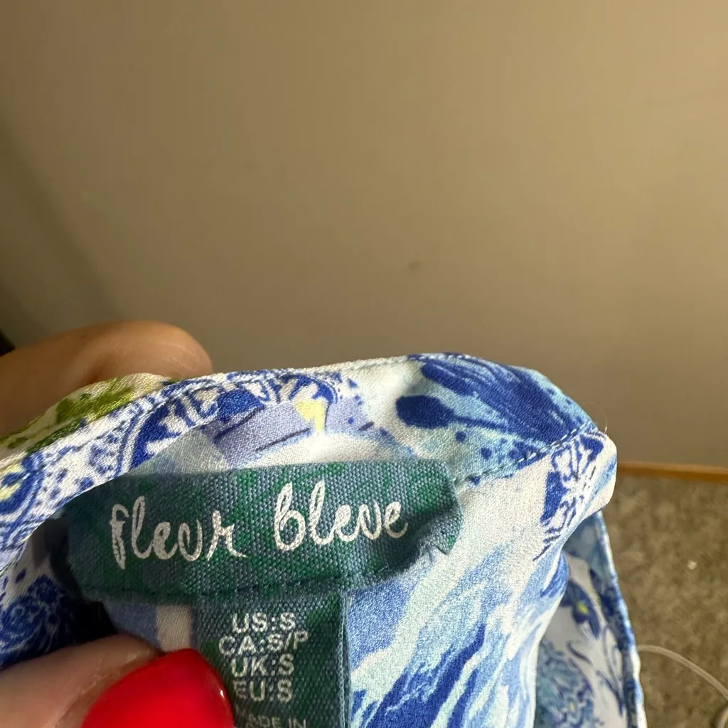 Fleur Bleue Blue and White Women's Top size small - Image 9