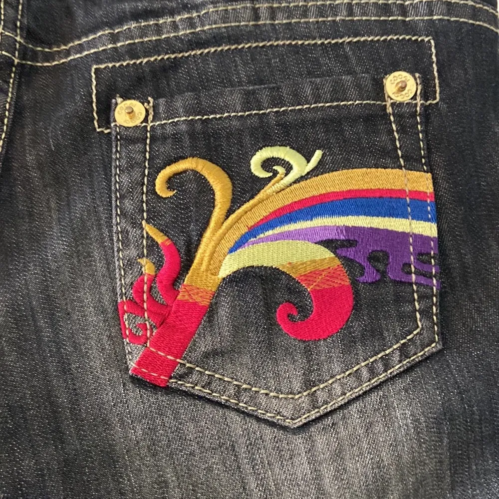 COOGI Jeans size 32/32 look like Women’s Jeans it’s black wash denim look - Image 10