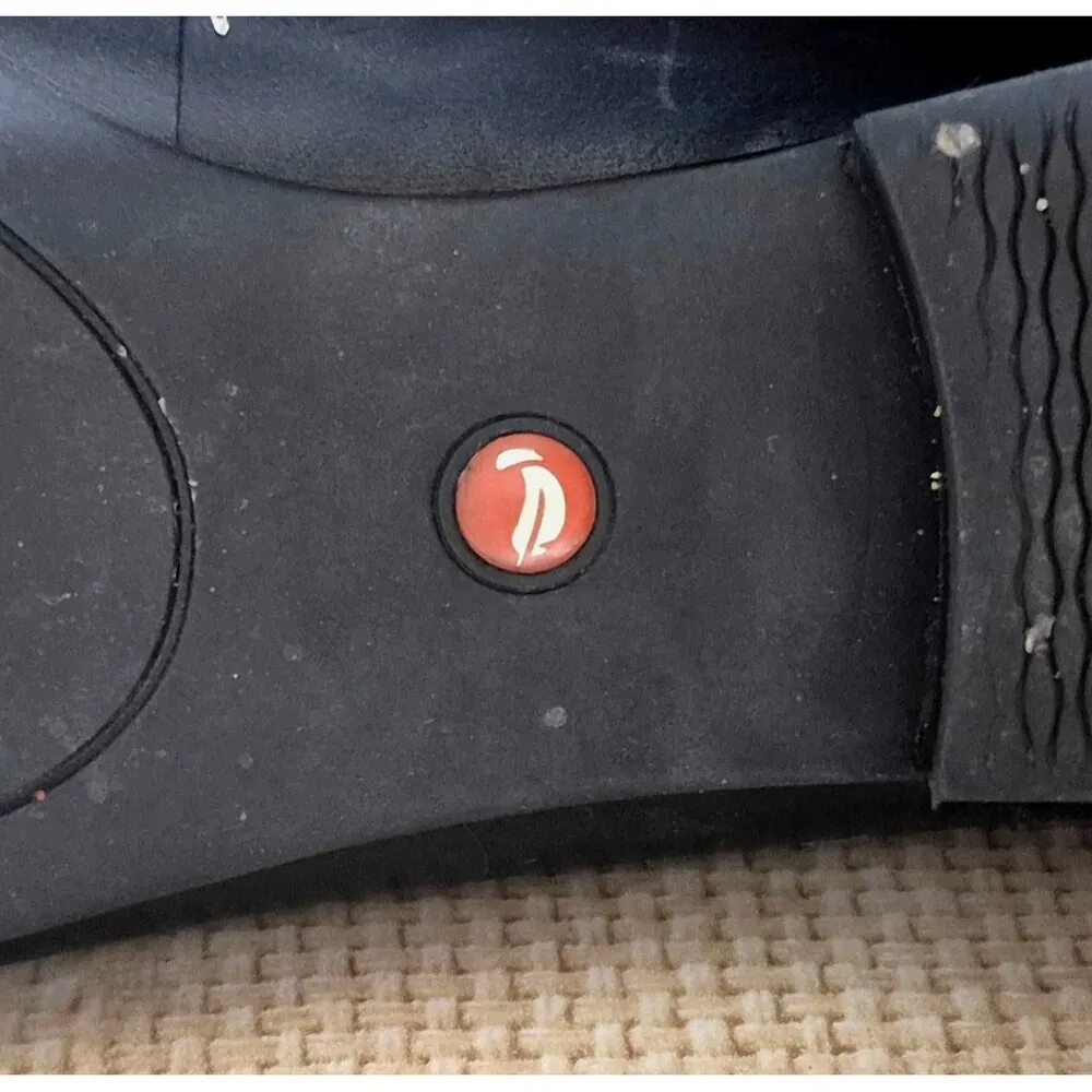 Women's Size 7 Clarks Un Blush Cove Black Leather Ballet Flat Buckle Toe Comfort - Image 11