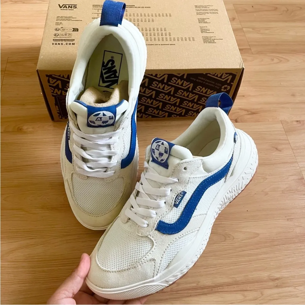 Vans UltraRange Neo VR3 Shoes
Women Size 8.0 US VNOOOCWEEHW - Image 4