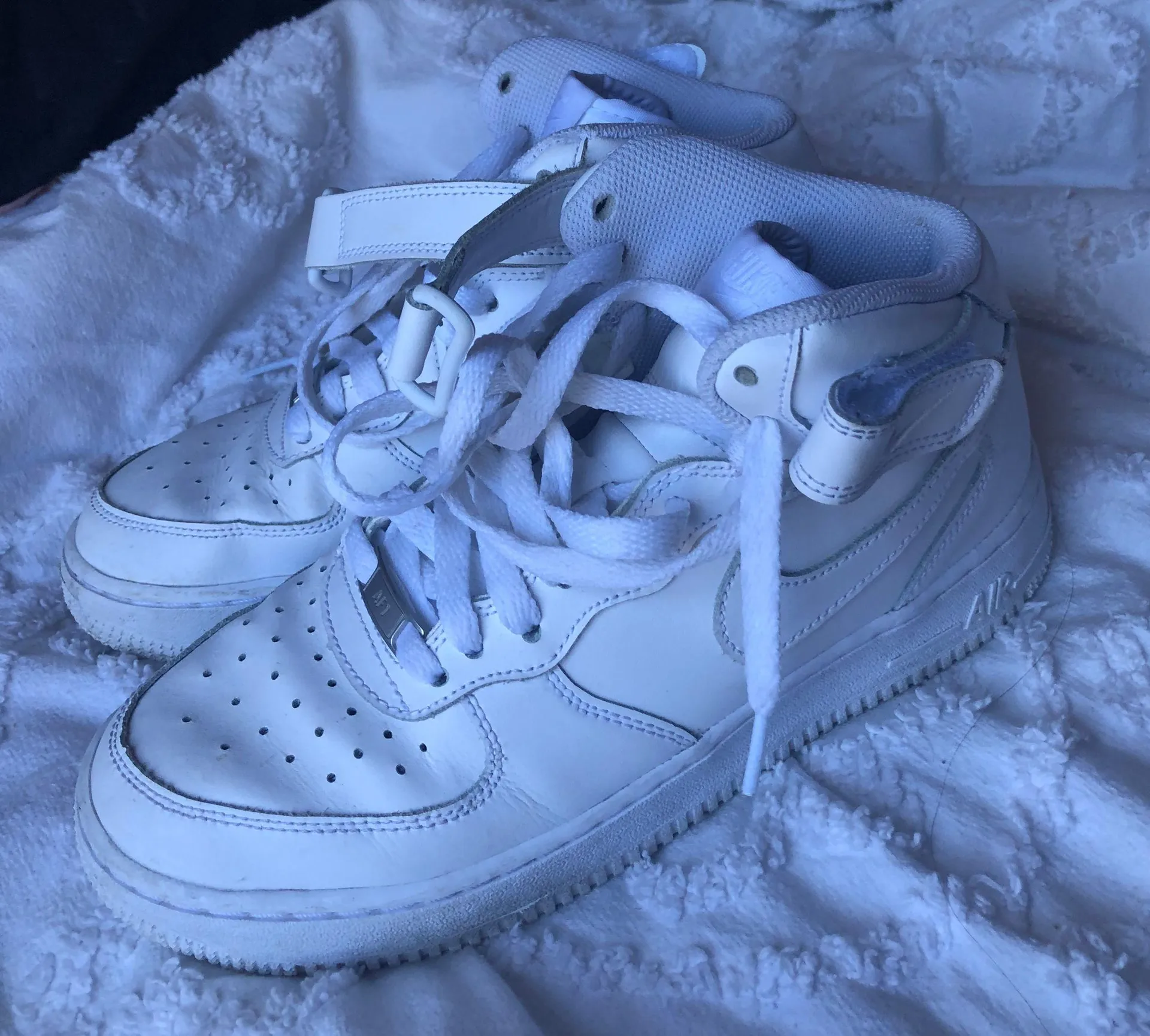 Nike Air Force 1s Mid - Image 2