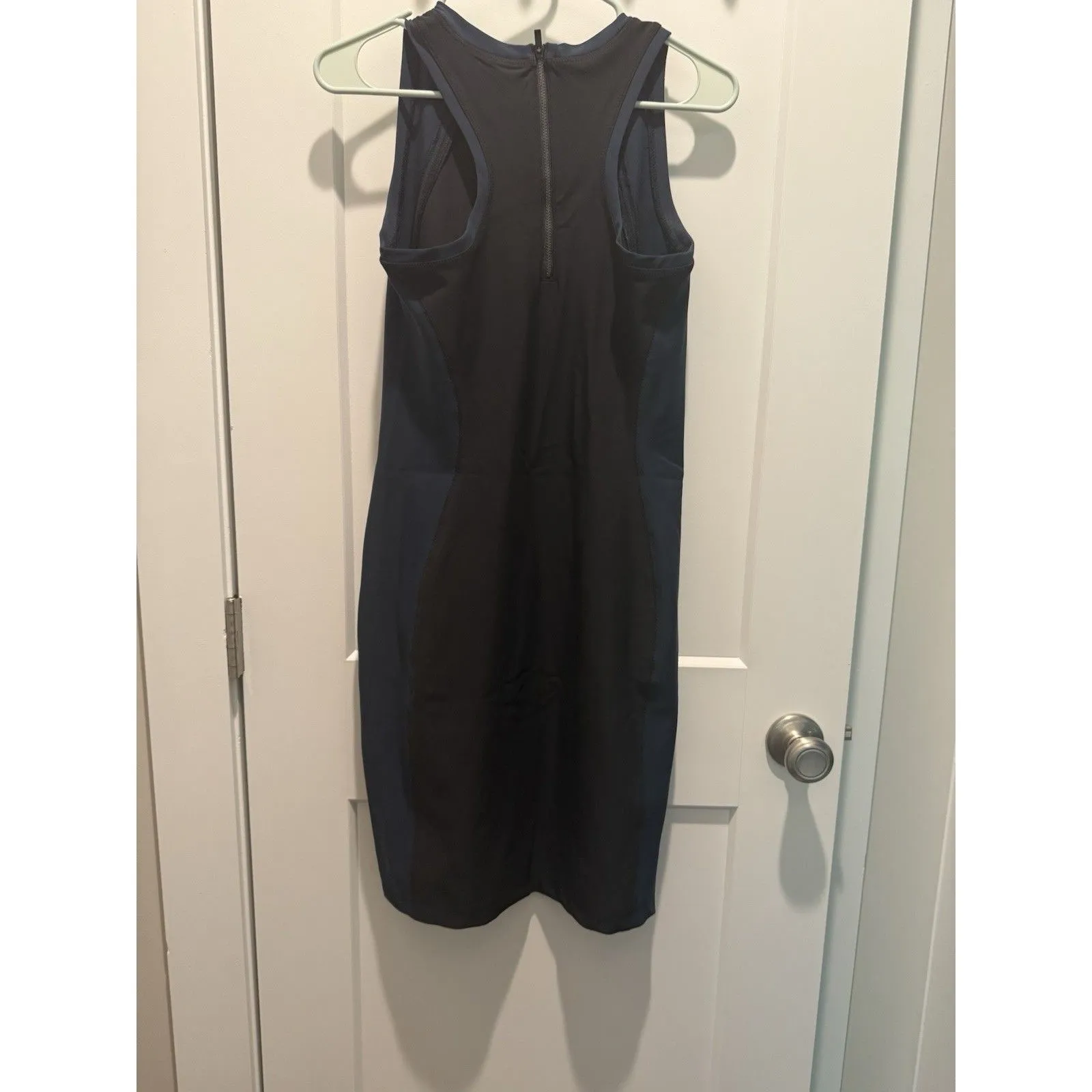 Athleta S Small En Route Dress colorblock Black Navy Blue Sleeveless Boho - Image 4
