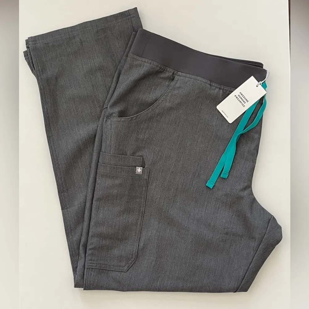 NWT Figs Kade cargo scrub pants graphite grey XXL - Image 5