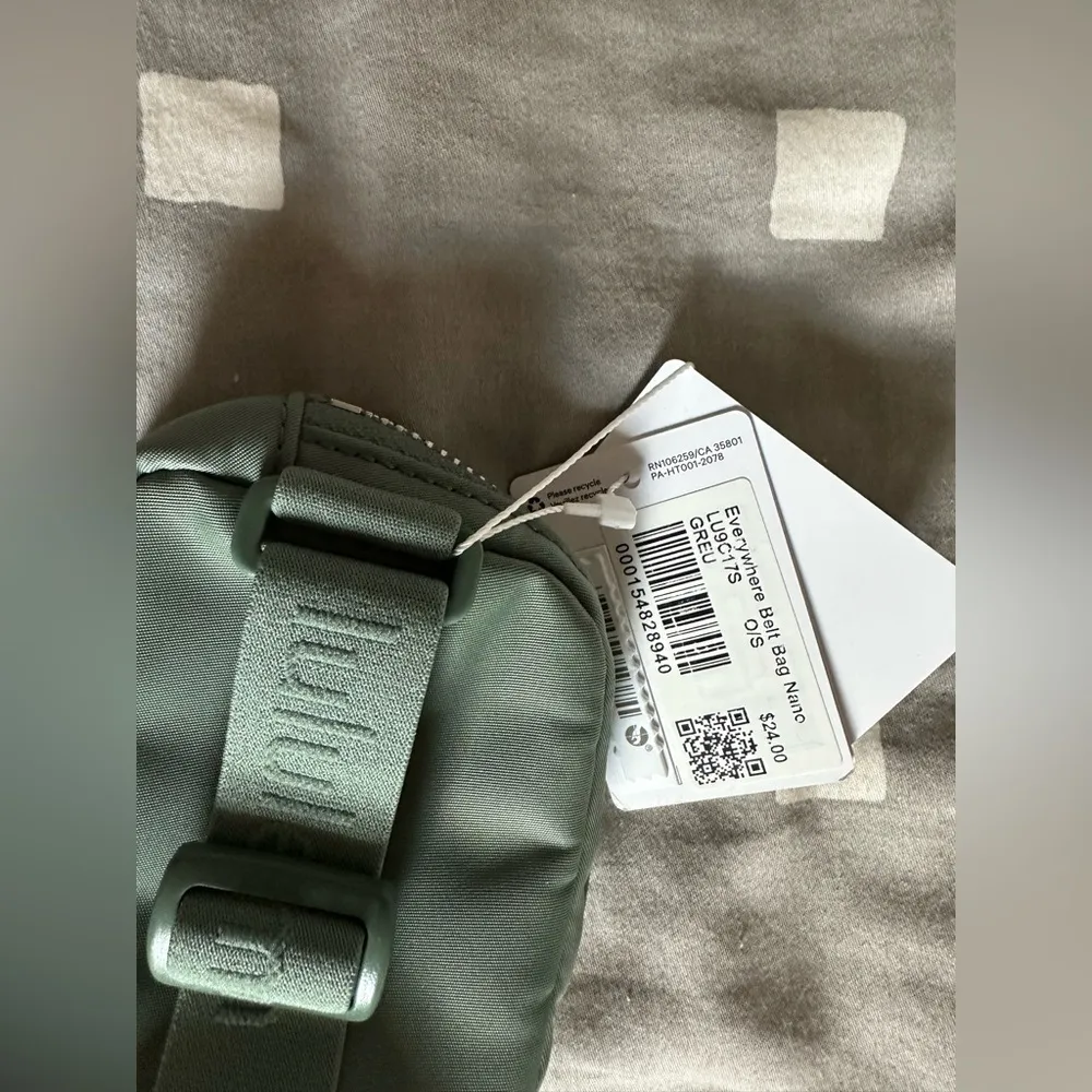 Lululemon Everywhere Belt Bag Nano- Grey Eucalyptus - Image 5