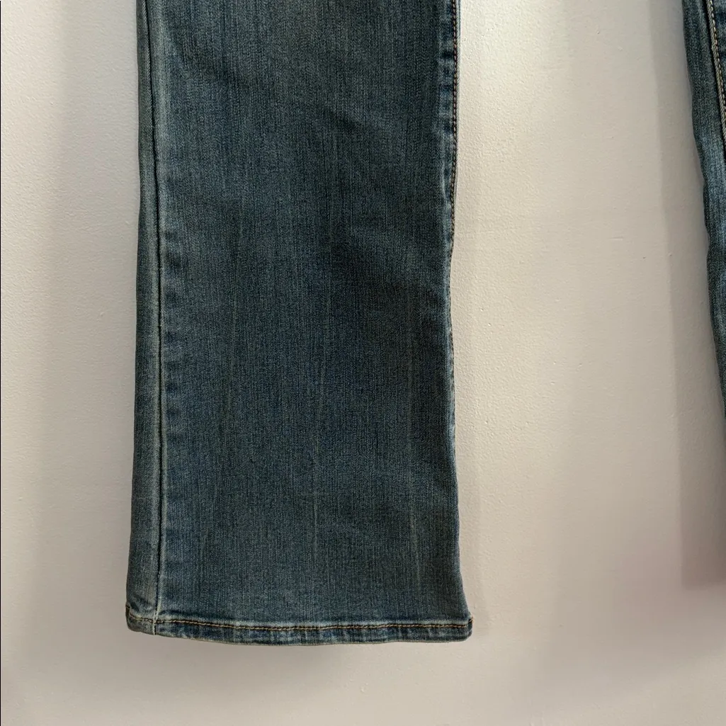 Time and Tru Women's Blue Flare Jeans Size 8 - Image 2