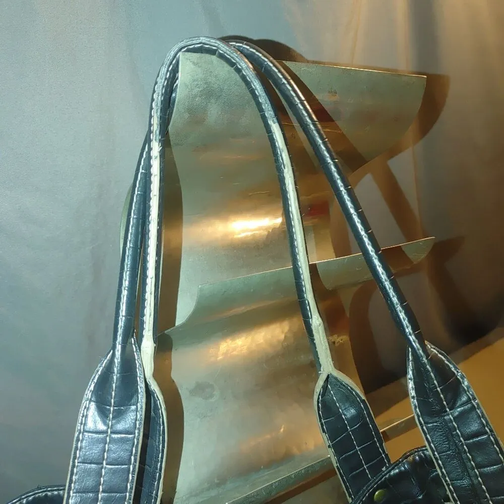 Prinzi Black Leather Handbag With Dual Buckle Design & Multiple Pockets - Image 3