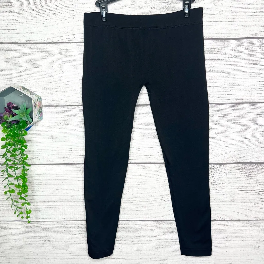 Icon Apparel Black Low Rise Cropped Leggings Size M/L Warm Stretch Layering Cozy - Image 6