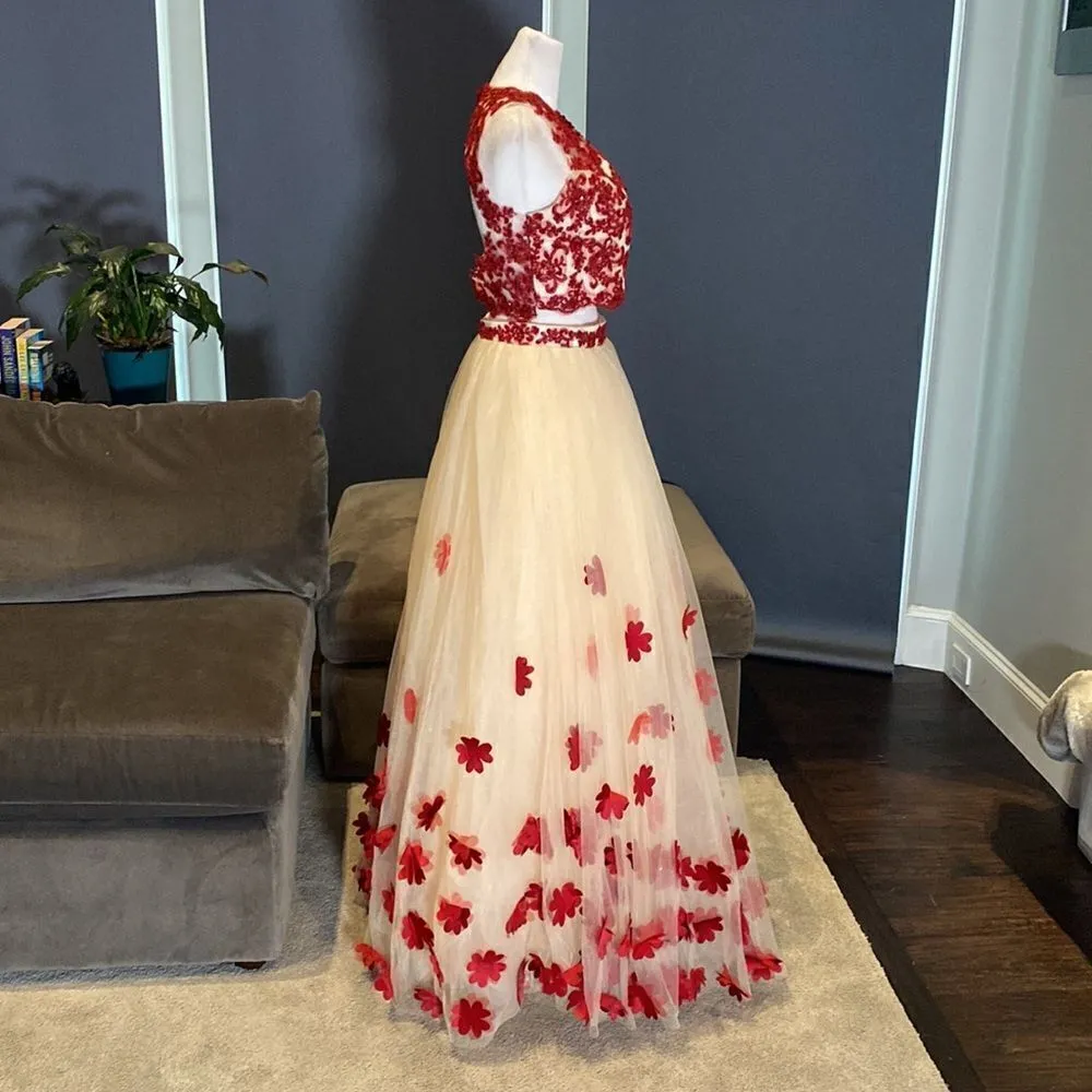 Women’s 2 Piece Prom Party Dress Halter Neck with Red Flower Detail Size 6 - Image 4