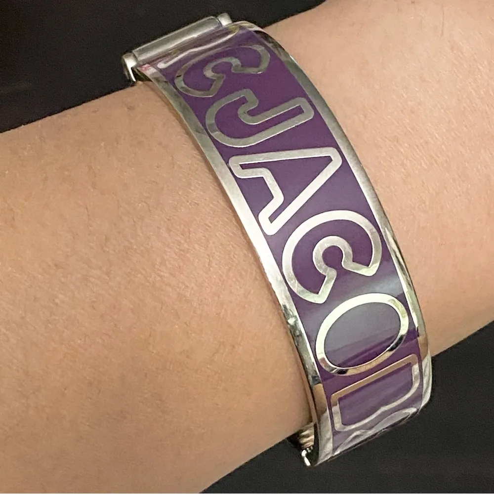 MARC JACOBS Dark Magenta Logo Enamel Hinged Bangle Bracelet - Image 2