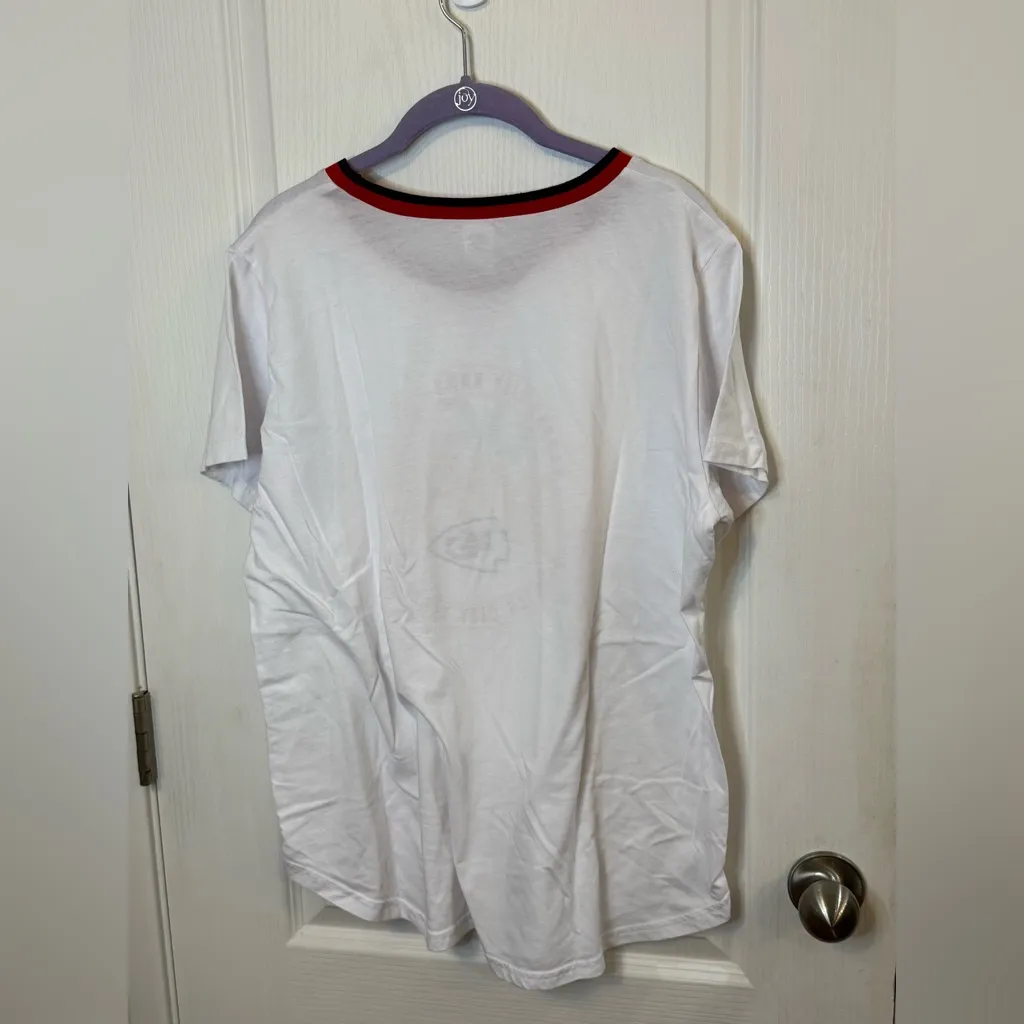 Kansas City Chiefs Graphic T-Shirt - Image 4