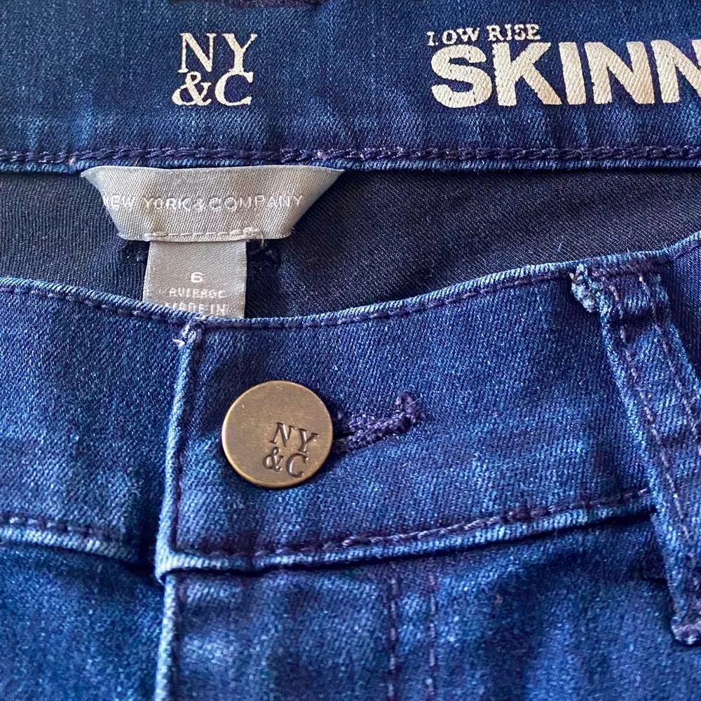 New York & Co Low Rise Skinny Jeans - Image 3