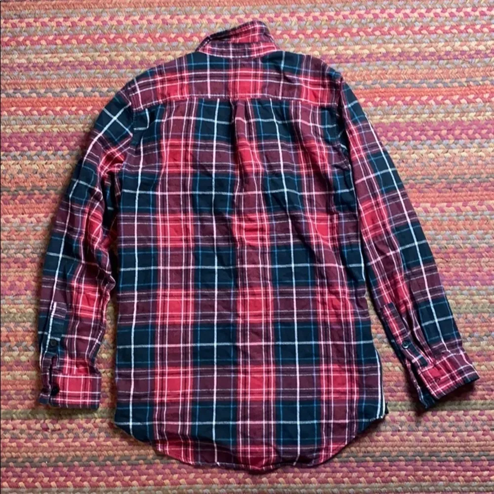 PLAID EXTRA LENGTH BUTTON UP SHIRT - Image 4