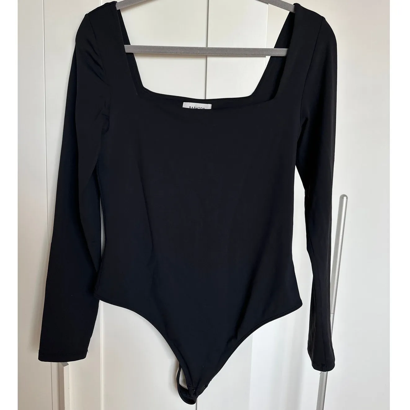 Aritzia Babaton Black Contour Squareneck Longsleeve Thong Bodysuit, Size L, EUC - Image 3