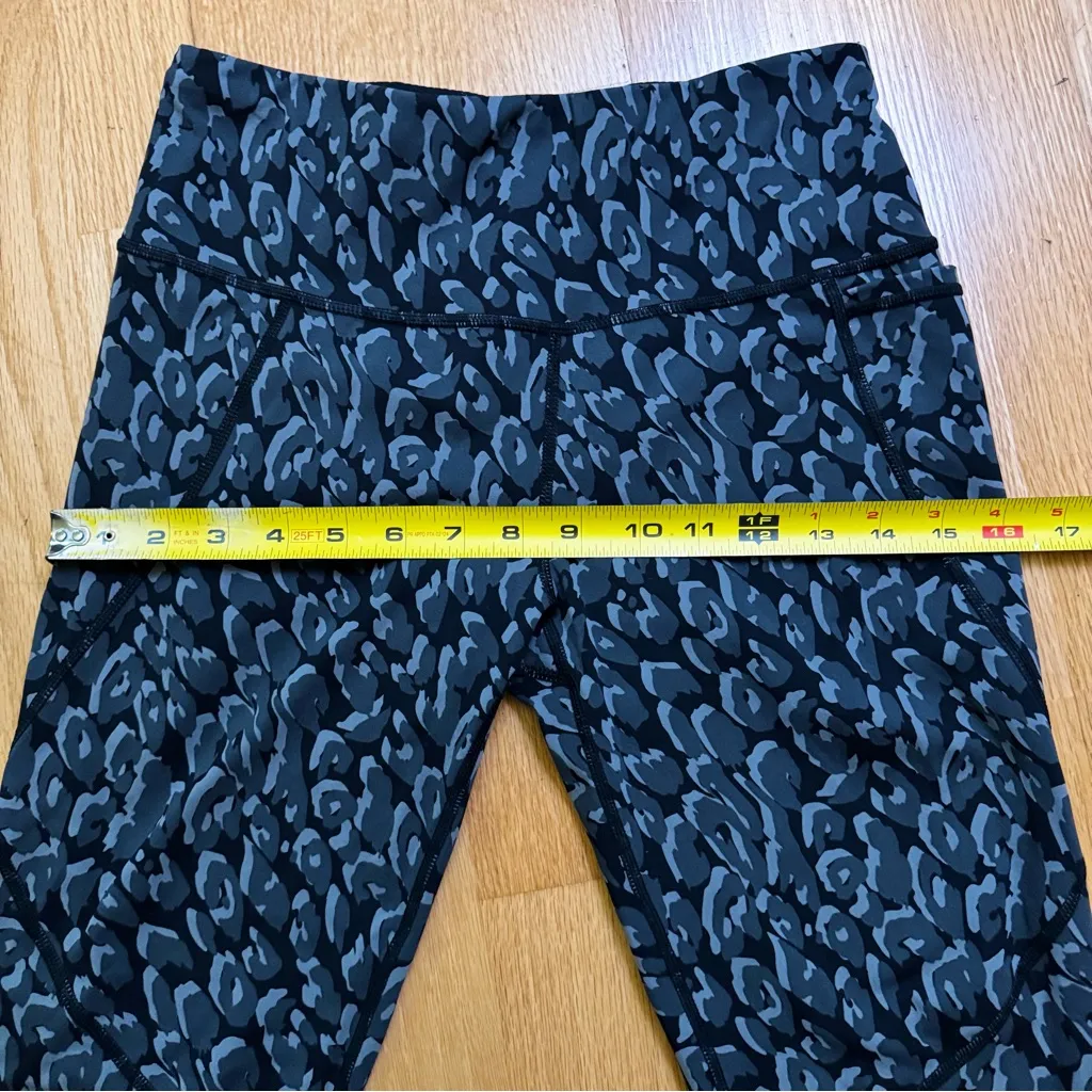 Sweaty Betty Power 7/8 Workout Leggings 24” Leopard Print Black Gray S GUC - Image 5