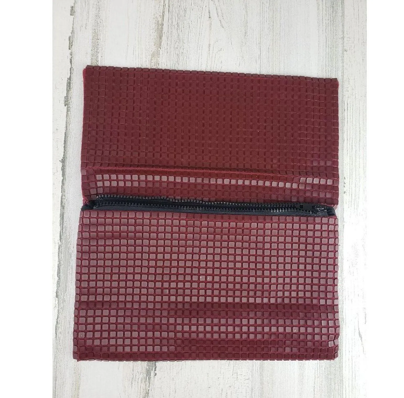 Sondro Shoppes Inverrary Lauderhill Florida Cute Textured Burgundy Red Clutch - Image 3