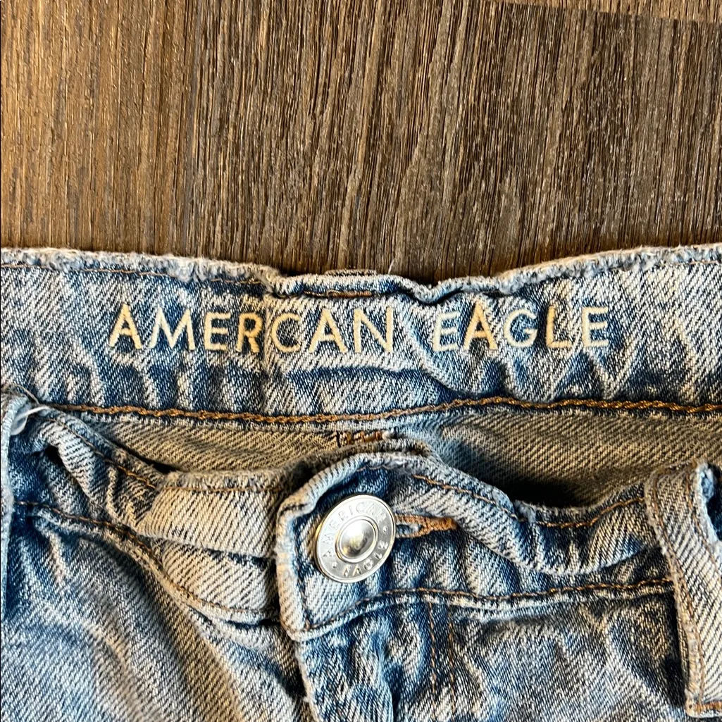 American Eagle Outfitters Skater Distress High Rise Jean Shorts Size 8 - Image 2