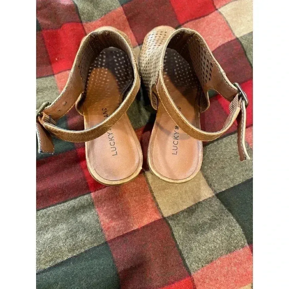Lucky Brand 7 1/2 heels brown - Image 2