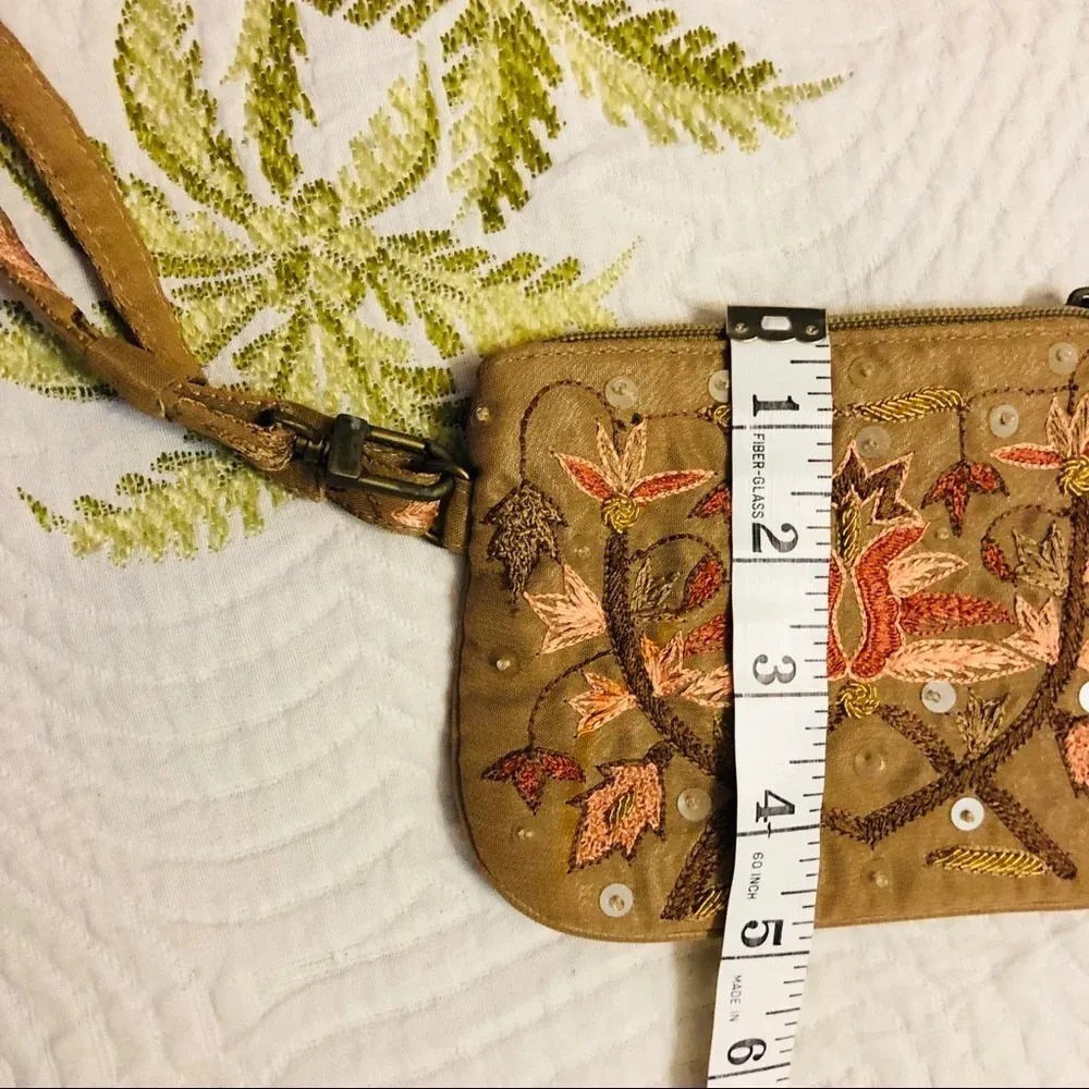 Vintage EXPRESS bohemian embroidered wristlet wallet bag - Image 4