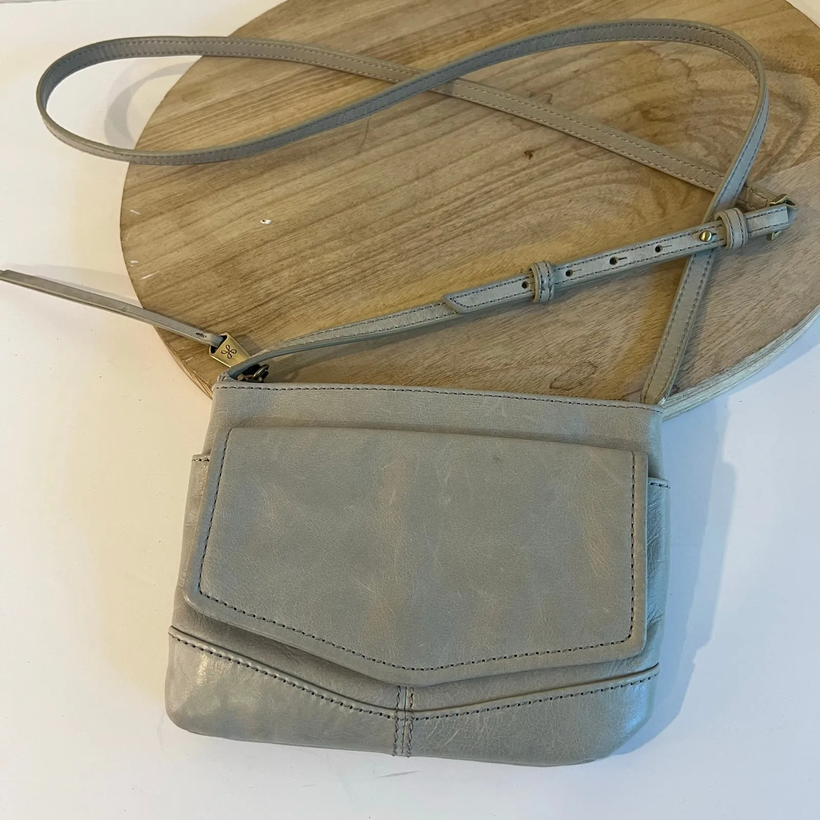 HOBO Amble Light Ash Gray Genuine Leather Mini Wallet Crossbody Bag - Image 16