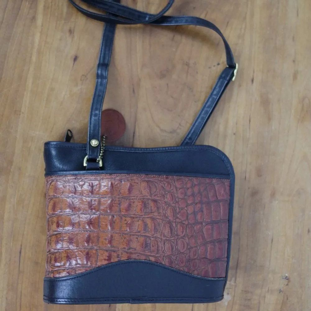 Bar Harbor Classics Crocodile Print Leather Asymmetrical Crossbody Purse Black - Image 12