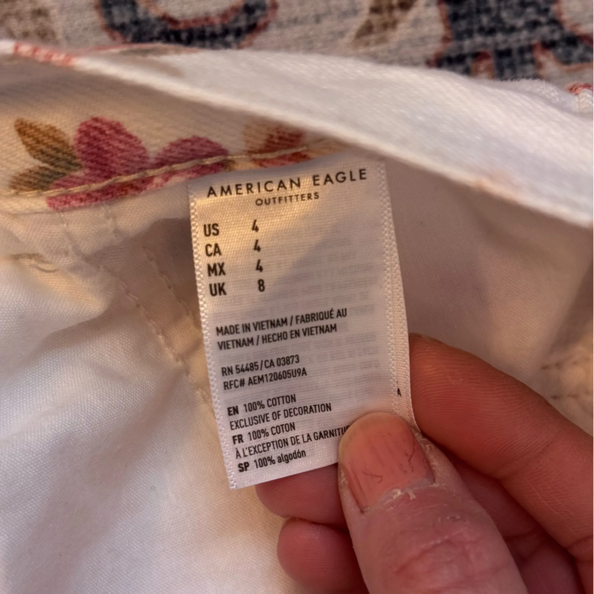 American Eagle White Floral Denim Mom Shorts Women’s Size 4 100% Cotton - Image 12