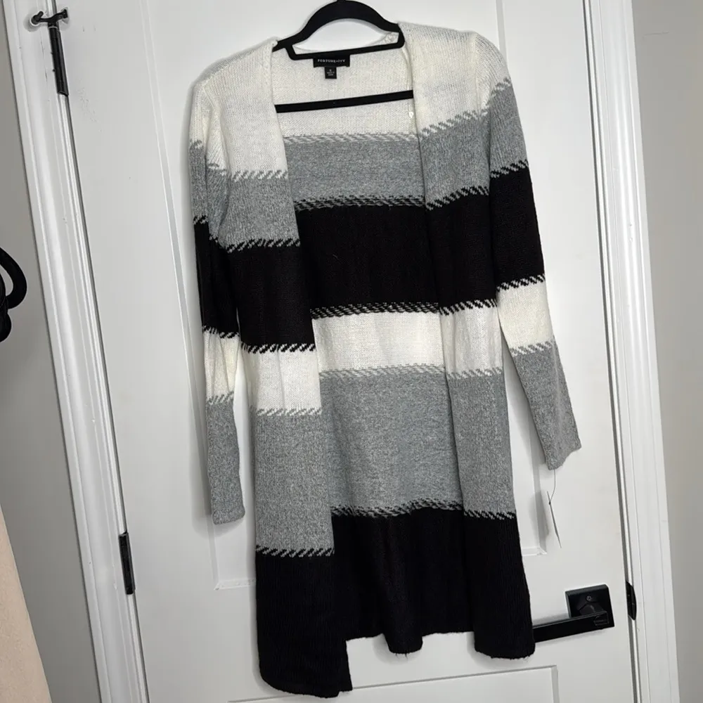 NWT‎ Fortune + Ivy Knit Cardigan - S - Image 3