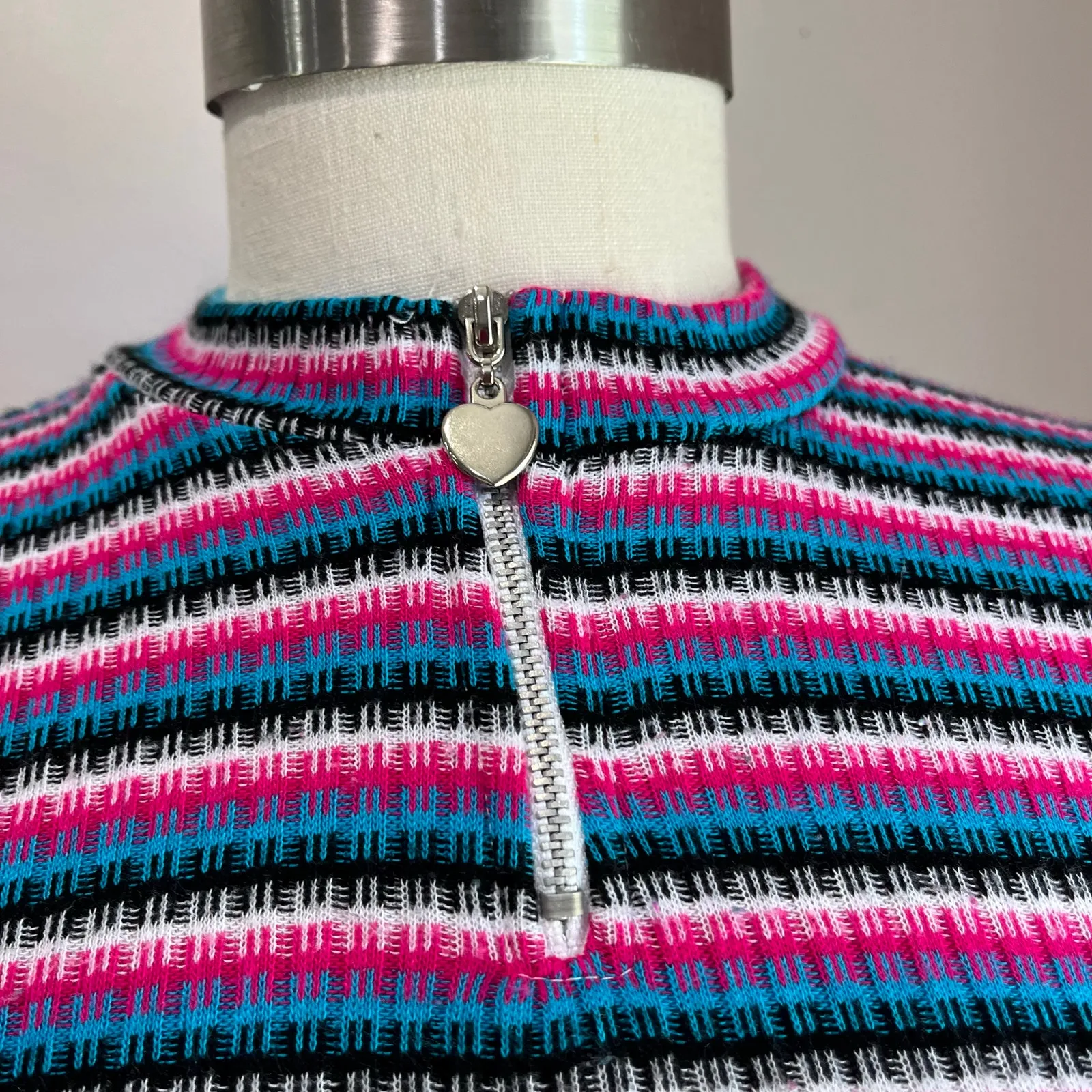 Y2K Vintage Striped Ribbed Cropped Half Zip Heart Charm Juniors Size L (12 - Image 4