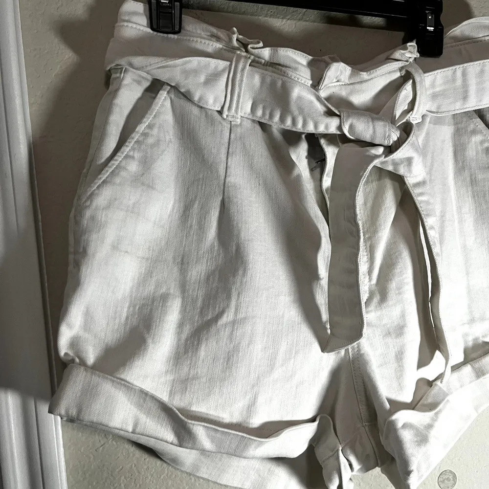 Express Shortie Shorts Sz 14 Extreme High Rise Paperbag Ivory Cream Belted - Image 2