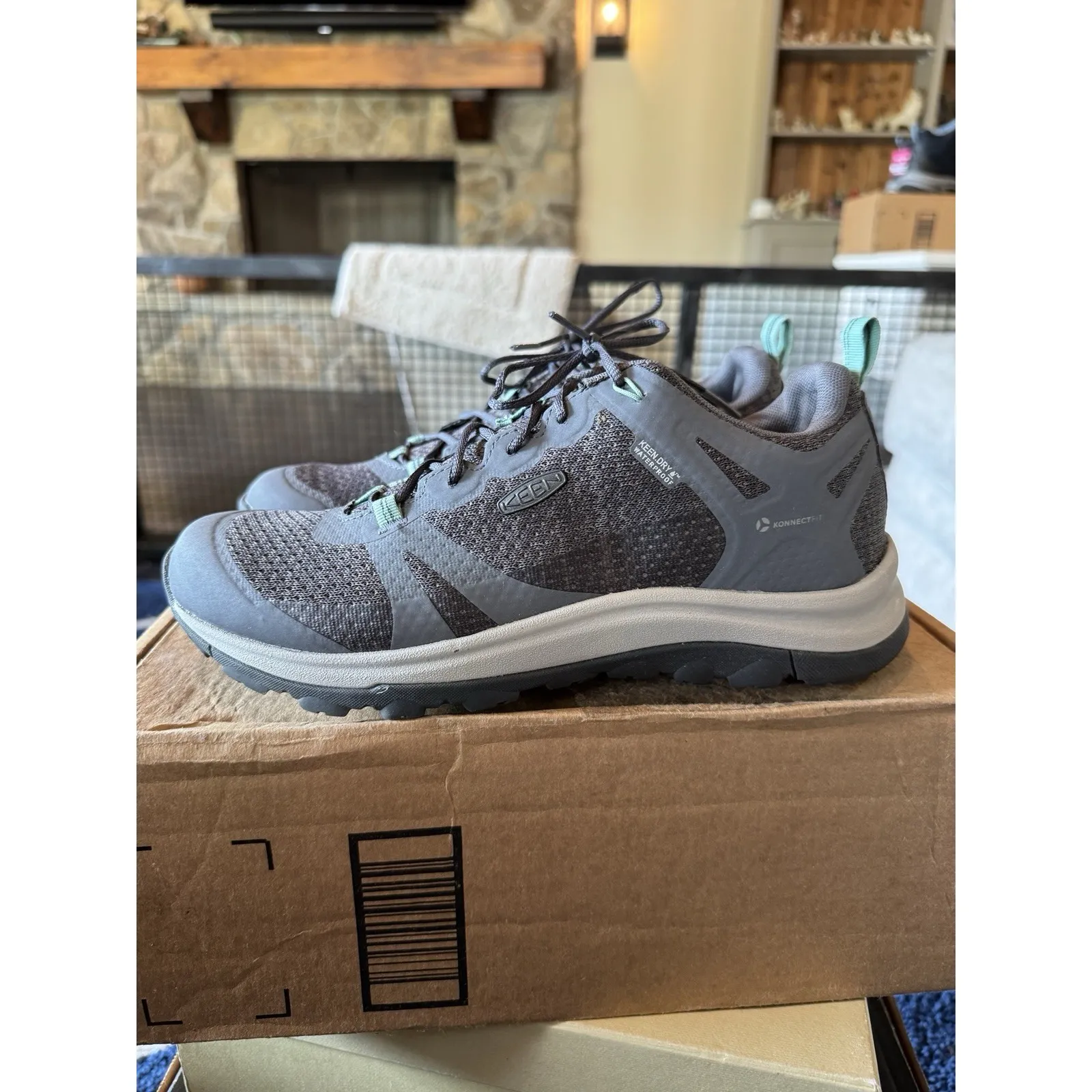 Keen Women's Terradora II Waterproof Hiking Shoe Size 8.5 Gorpcore Outdoor - Image 3