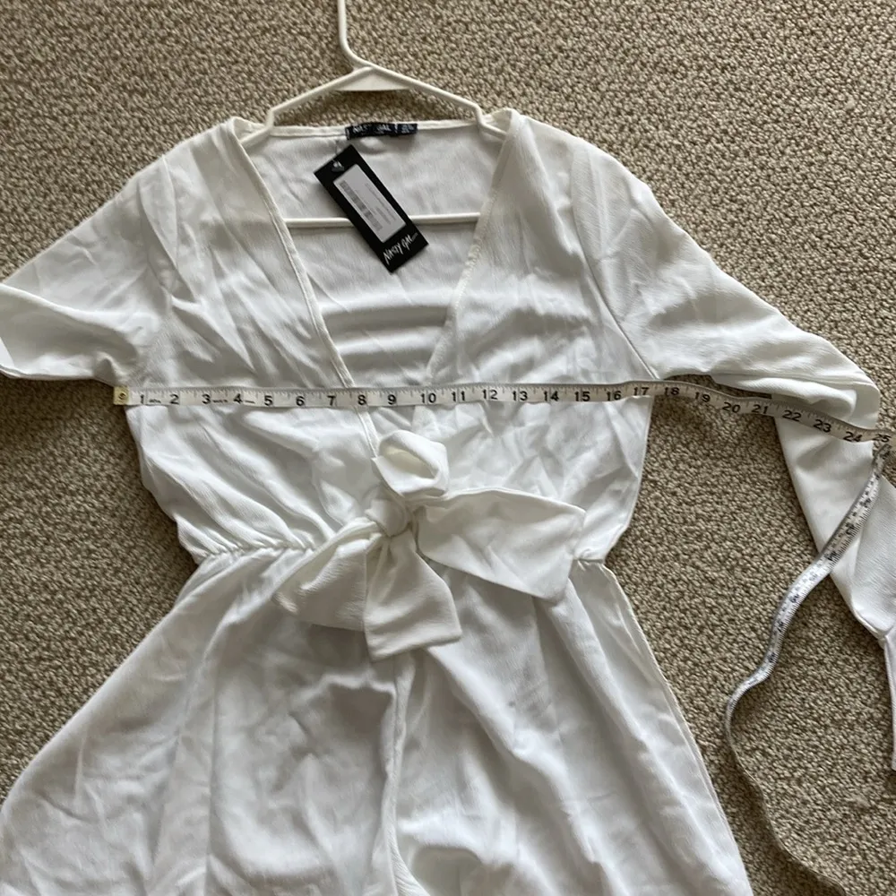 NEW Nasty Gal Knot Front Romper White US Size 8 Long Sleeve Ruffle V-Neck NWT - Image 10