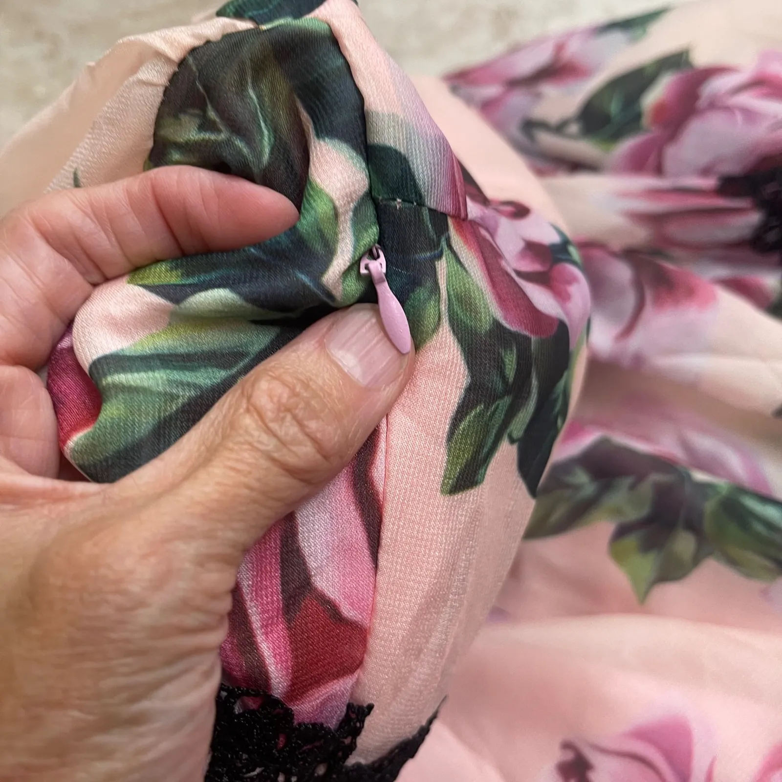 Vicky and Lucas Maxi Dress Floral Rose Print Black Lace Trim Lined Womens L/G Pink Size L - Image 10