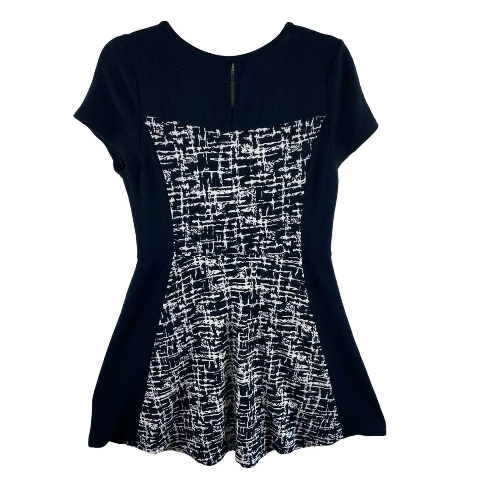 Aryeh Black White Short Cap Sleeve Round Neck Fit & Flare Sweater Dress Size M - Image 3