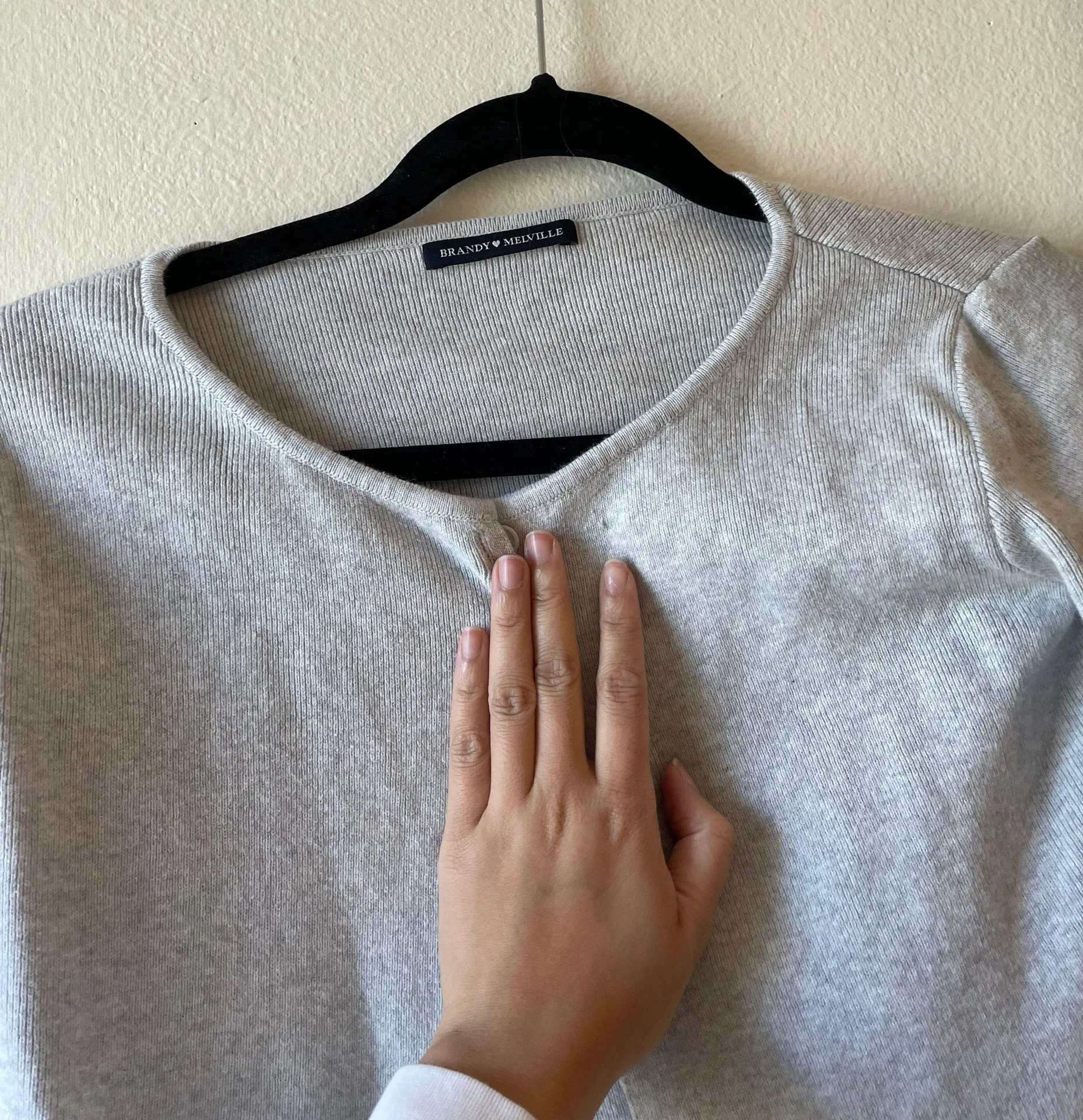 Brandy Melville Gray Cardigan - Image 4