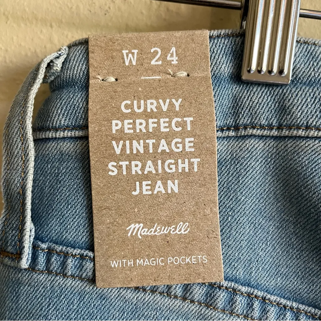 NWT Madewell Curvy Perfect Vintage Straight Jean in Danby Wash: Ripped Edition - Image 9