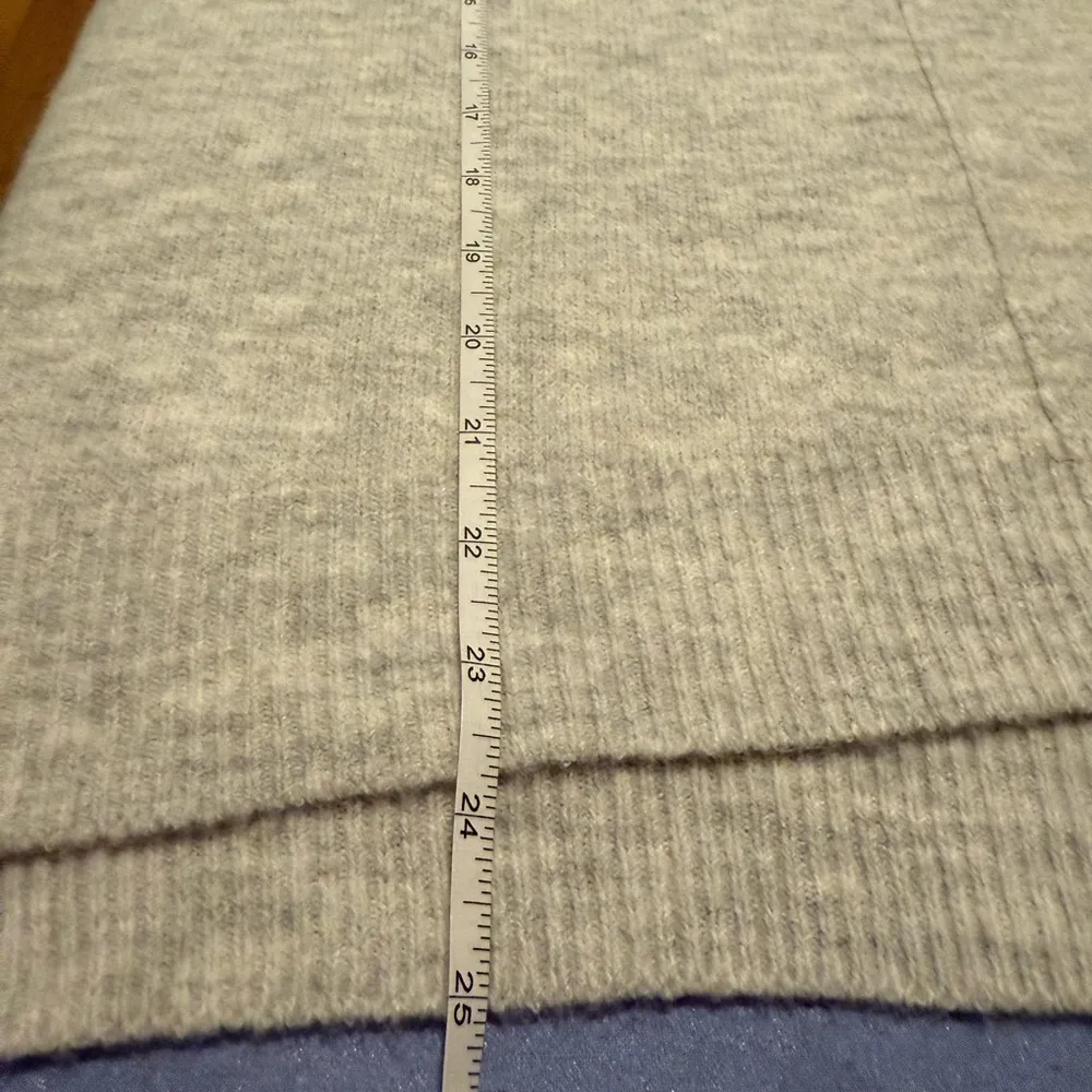 Vince Camuto Gray Crew Neck Sweater with Relaxed Fit - Image 4