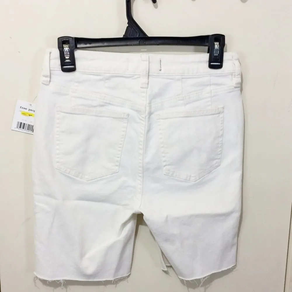 Free People women's size 26 solid white raw hem AVERY Bermuda button fly shorts - Image 5