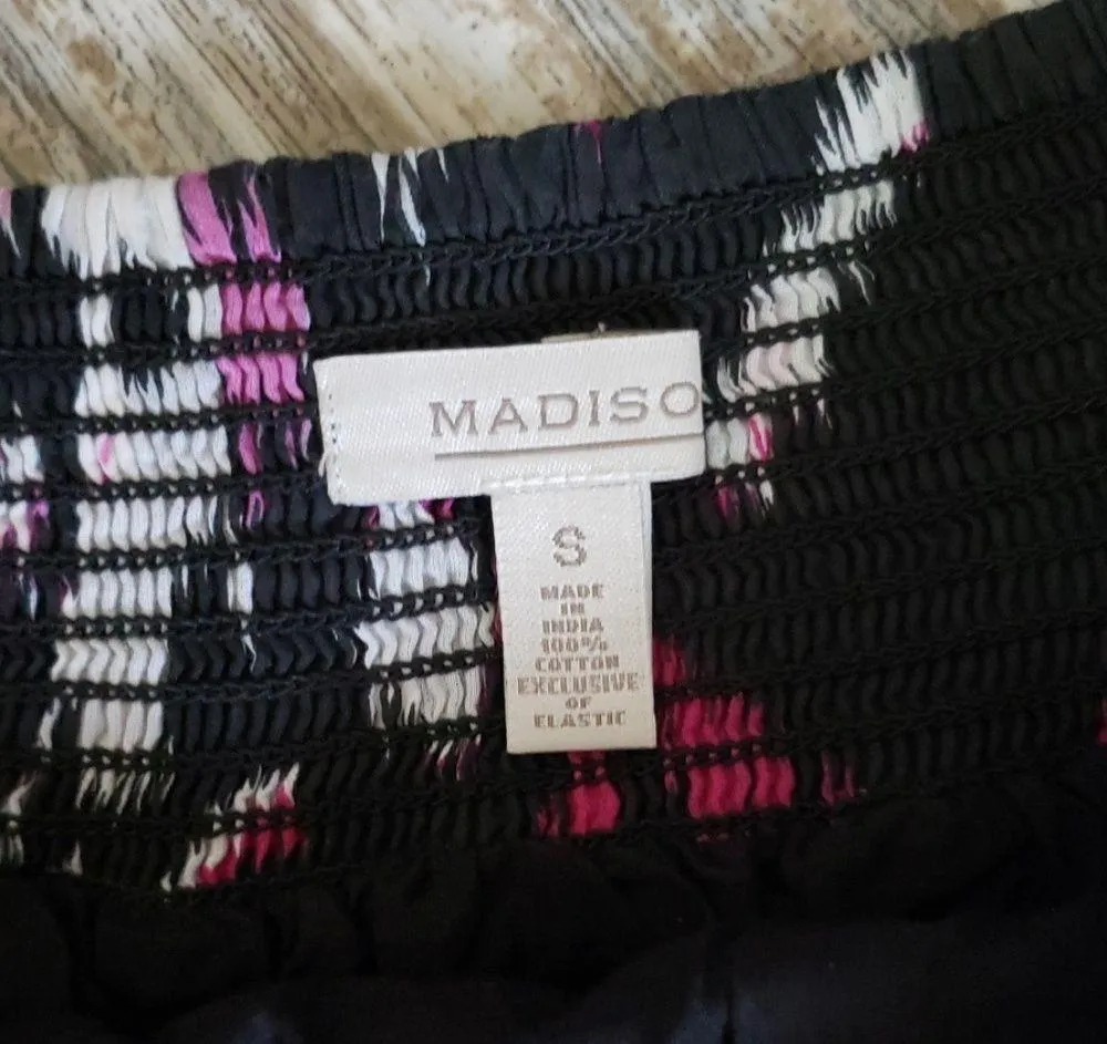 Madison skirt size small - Image 2