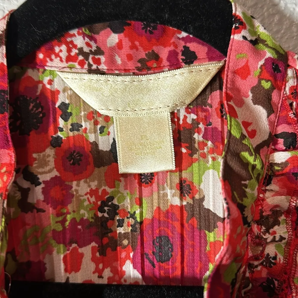 1990s red floral blouse with a flattering fit
Made by New York City design co Size undefined - Image 3