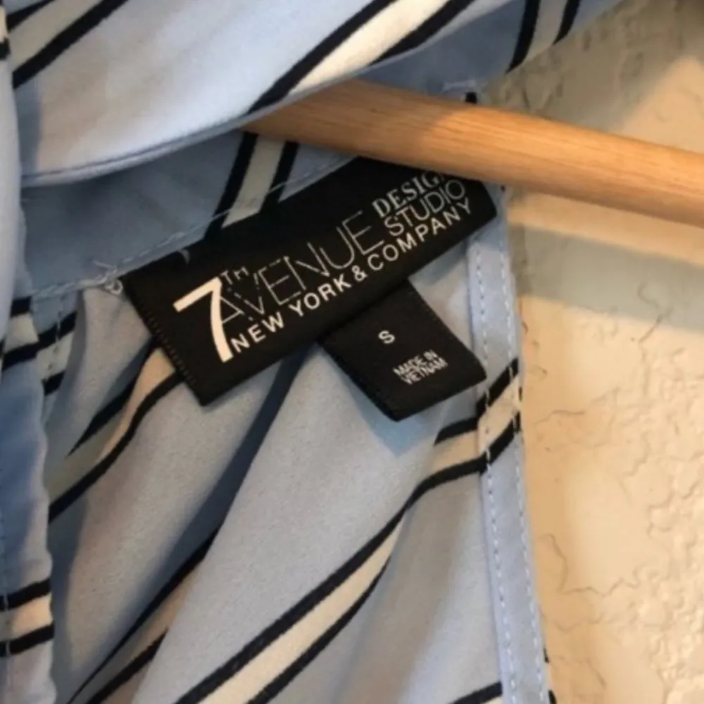 New York & Company Light Blue Stripe High Halter Neck Tank Top S - Image 3