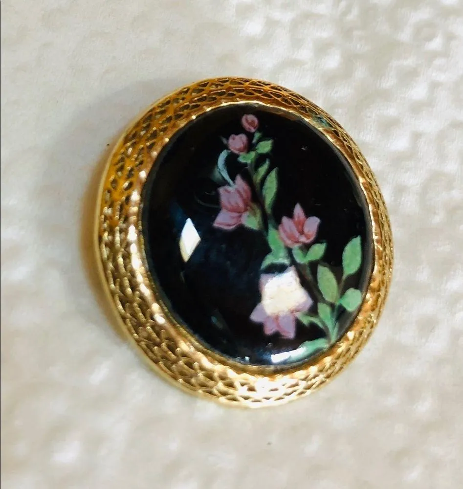 Vintage “1928” Gold Tone Flower Pin Brooch - Image 4