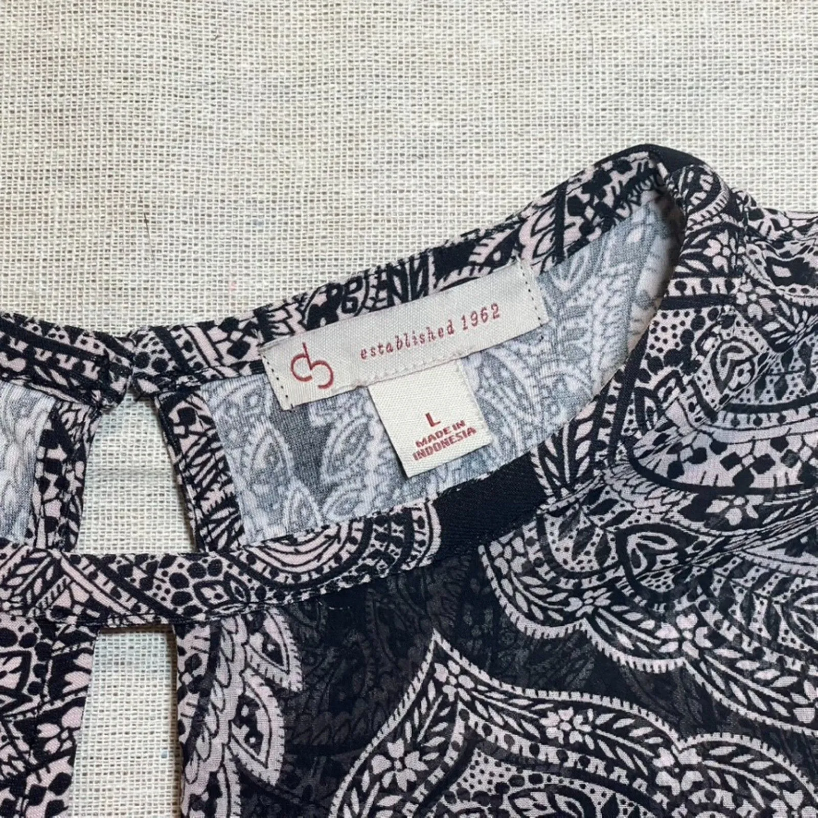 Dressbarn | Paisley Sleeveless Blouse Black and Purple | Large - Image 6