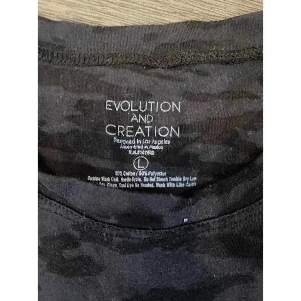 Women's Evolution and Creation Cropped Tank Top Size Large - Image 3