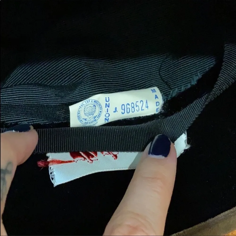 Vintage Betmar 1960’s mod velvet hat - Image 5