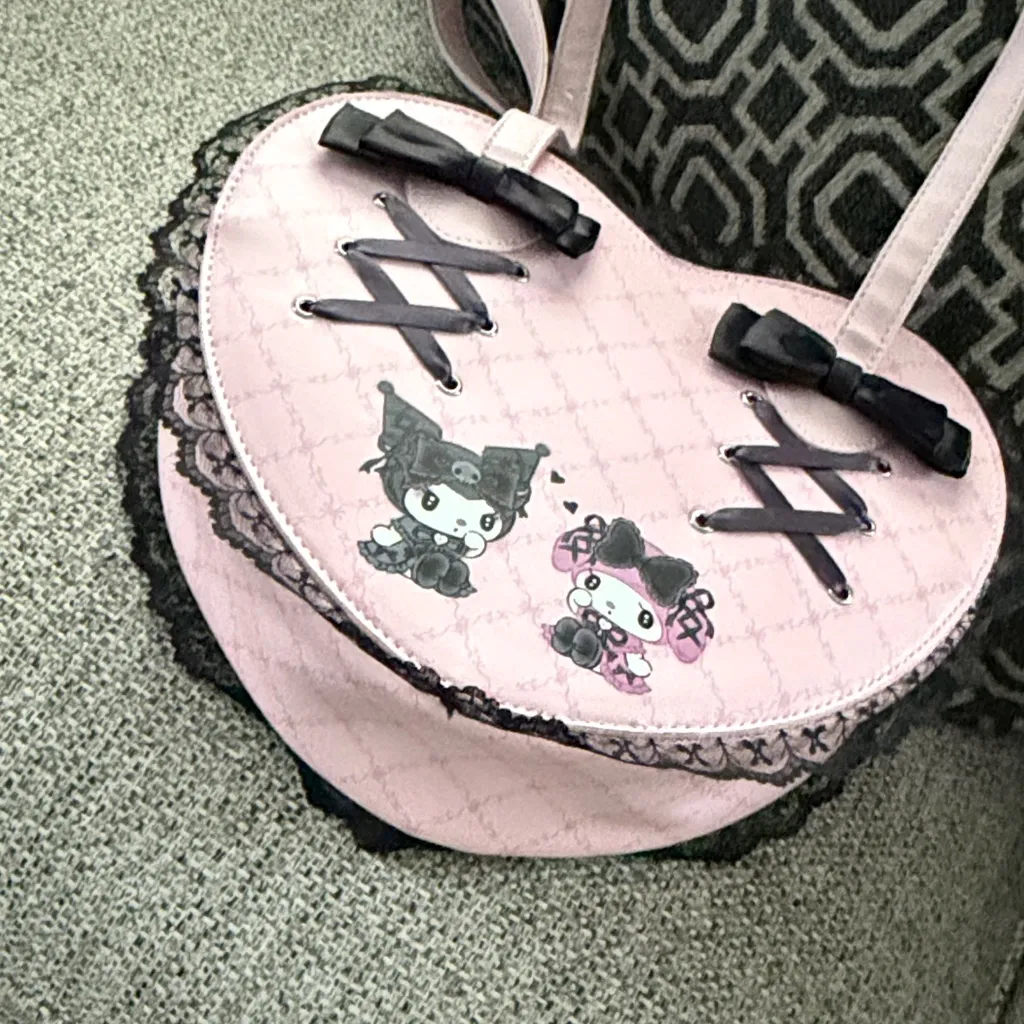 Universe Sanrio My Melody X
Kuromi Lolita Figural Heart Bag - Image 5