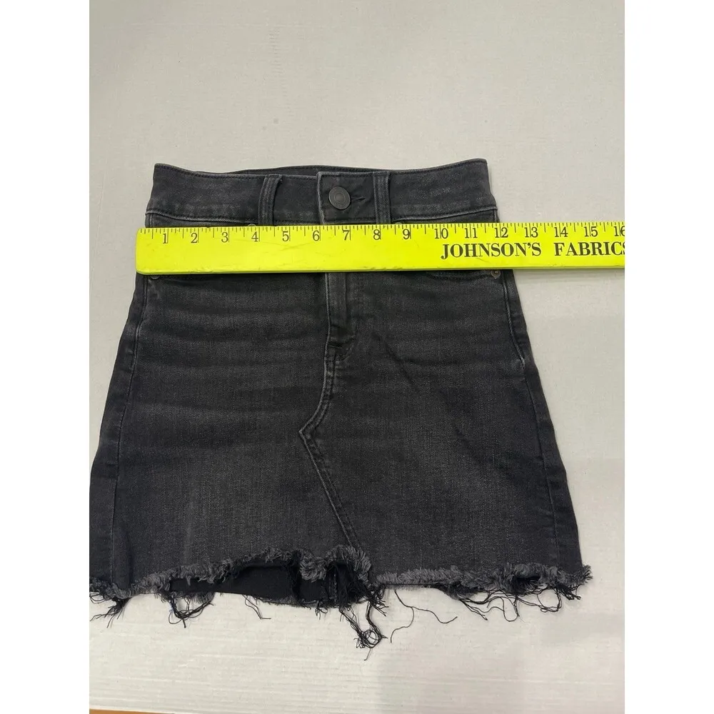 American Eagle Ne(x)t Level Stretch
Distressed Denim Mini Skirt Size 000 - Image 6
