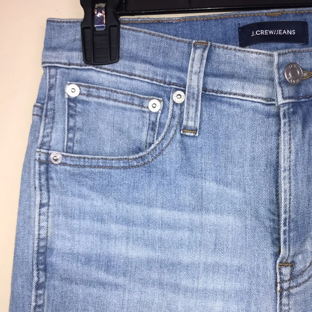 J. Crew Jeans Women’s Vintage Straight Distressed Dip Dyed Denim Jeans - Image 5