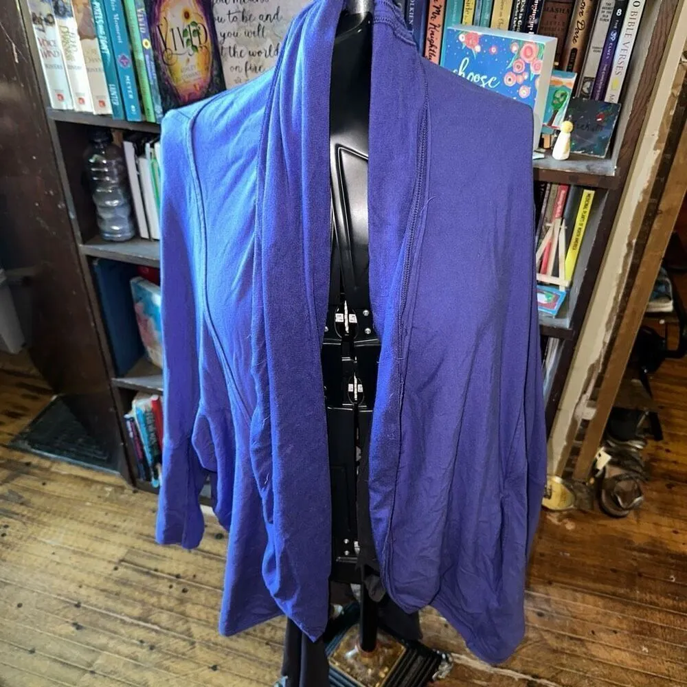 Lululemon to & flow dark periwinkle Athleisure wrap - Image 2