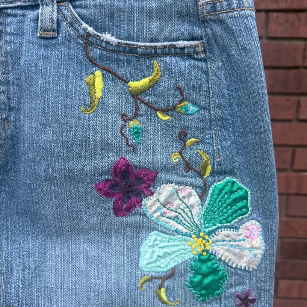 GAP Y2K Vintage Blue Jean Denim Mini Skirt Embroidered Butterflies Flower Size 4 - Image 2